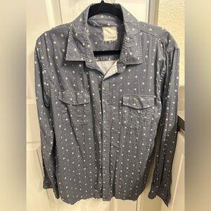 Men's long sleeve button up size L